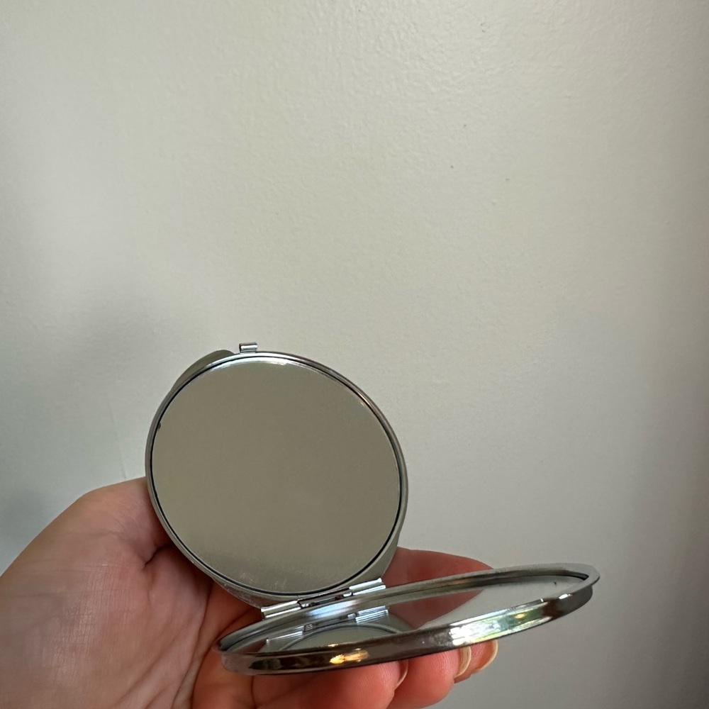 Compact Mirror - Picture 4 of 6